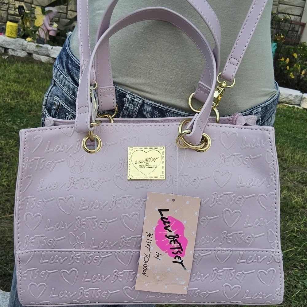 BETSEY JOHNSON LIGHT PINK EMBOSSED LOGO LUV BETSEY SATCHEL w/GROMMETS
